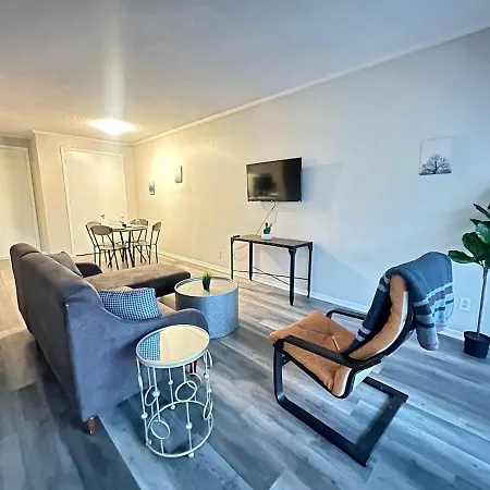 Bright And Modern Apartment Near Houston Top Attractions